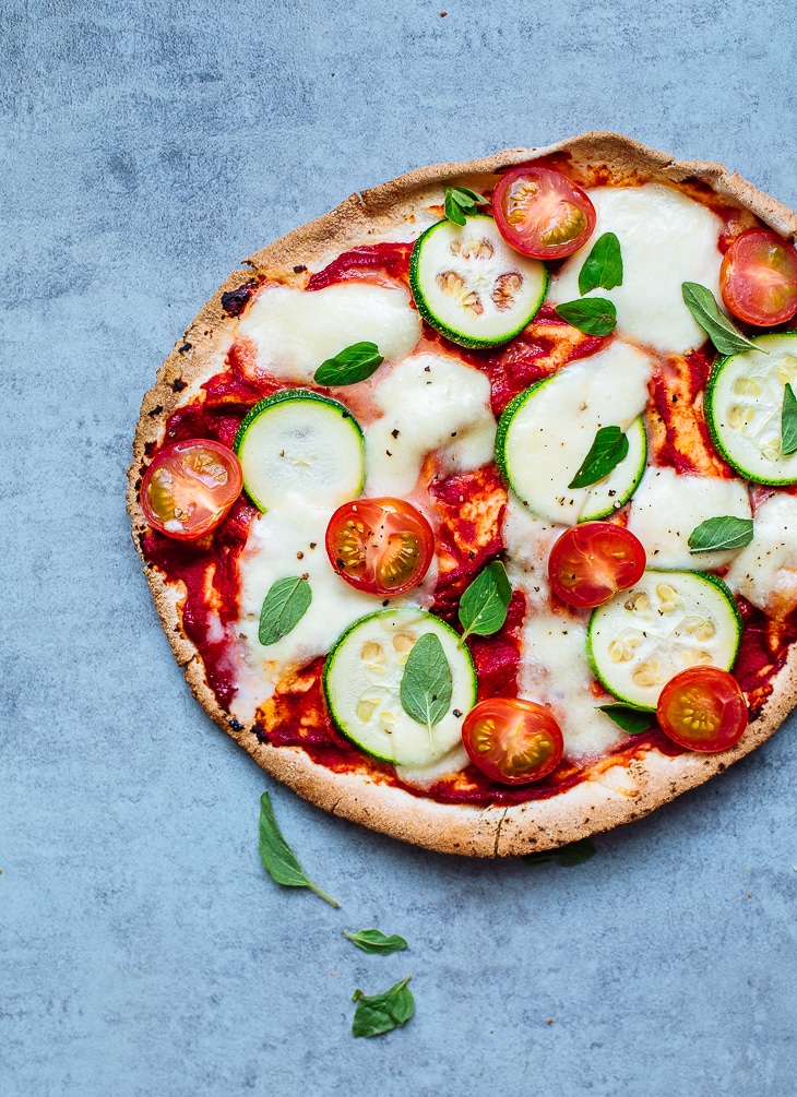 Flatbread-pizza met courgette