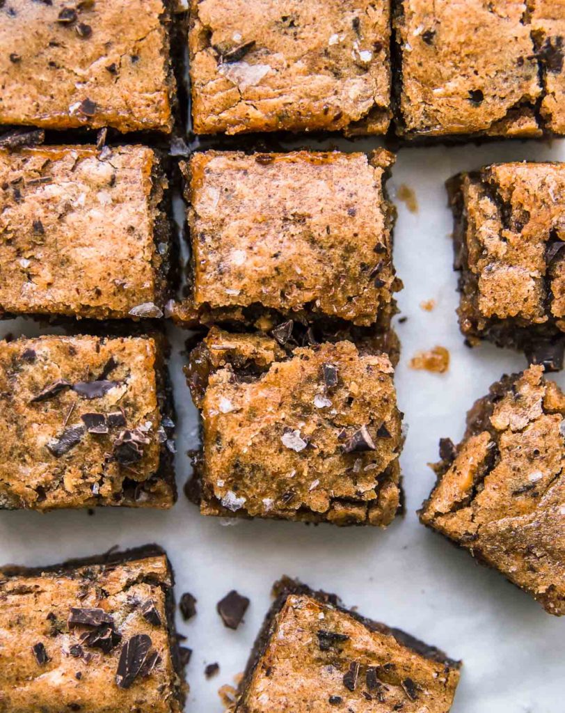 Blondies met pindakaas en amandelpasta (gluten- en lactosevrij)