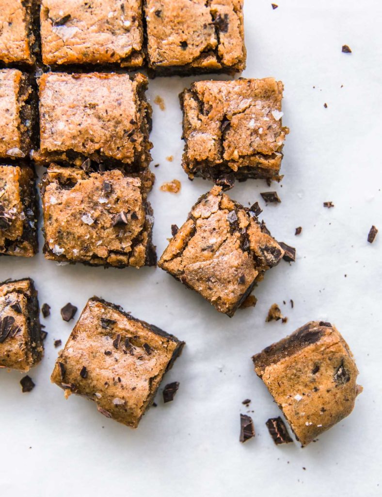 Blondies met pindakaas en amandelpasta (gluten- en lactosevrij)