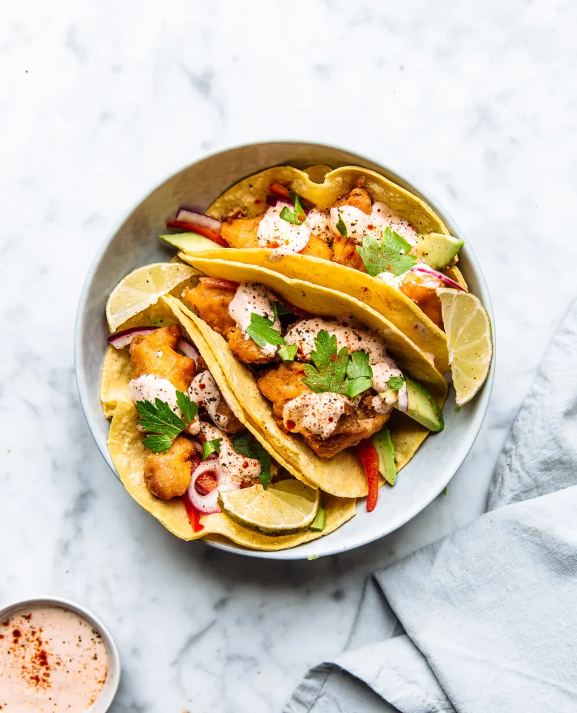 Vistaco’s met kibbeling en avocado