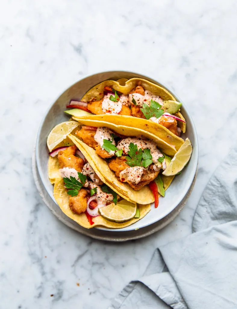 Vistaco’s met kibbeling en avocado