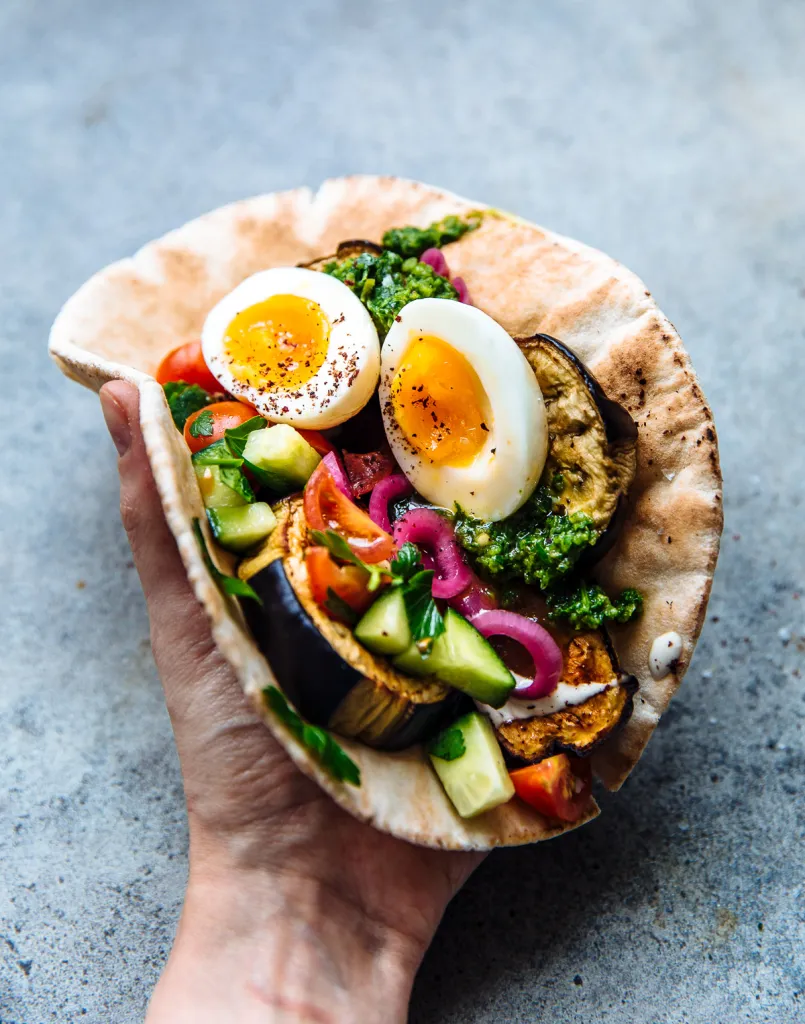 Sabich wrap van flatbread