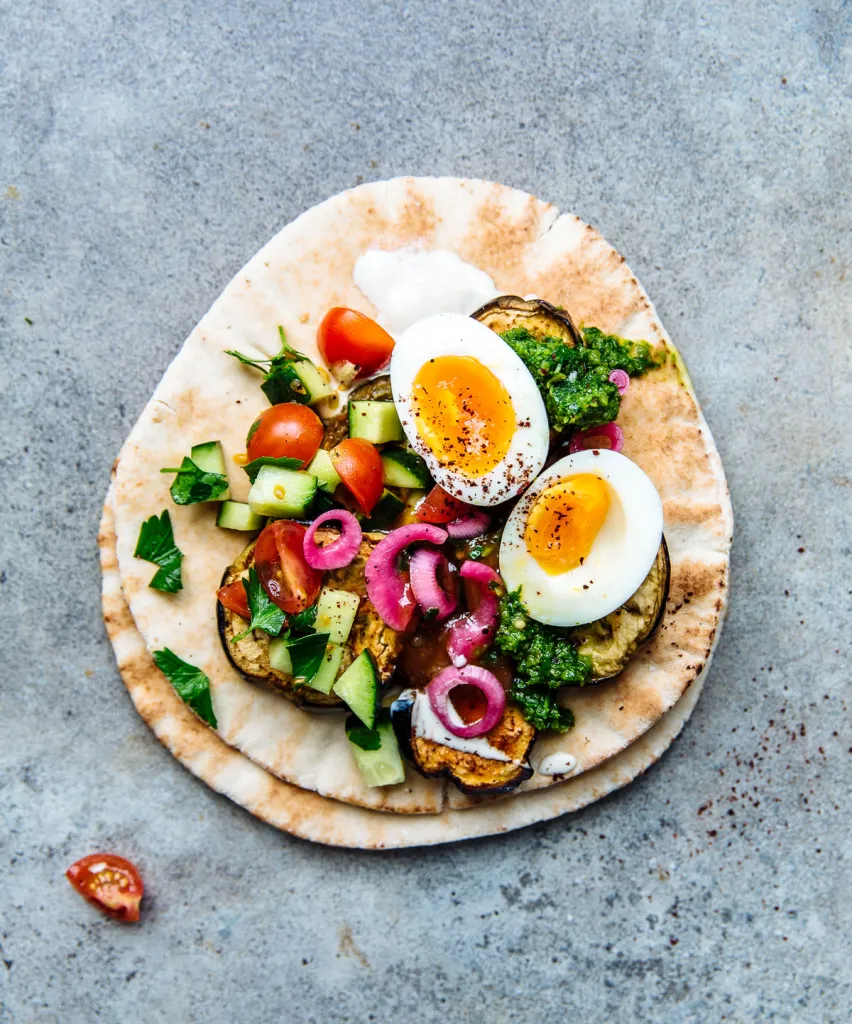 Sabich wrap van flatbread