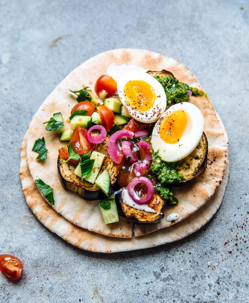 Sabich wrap van flatbread