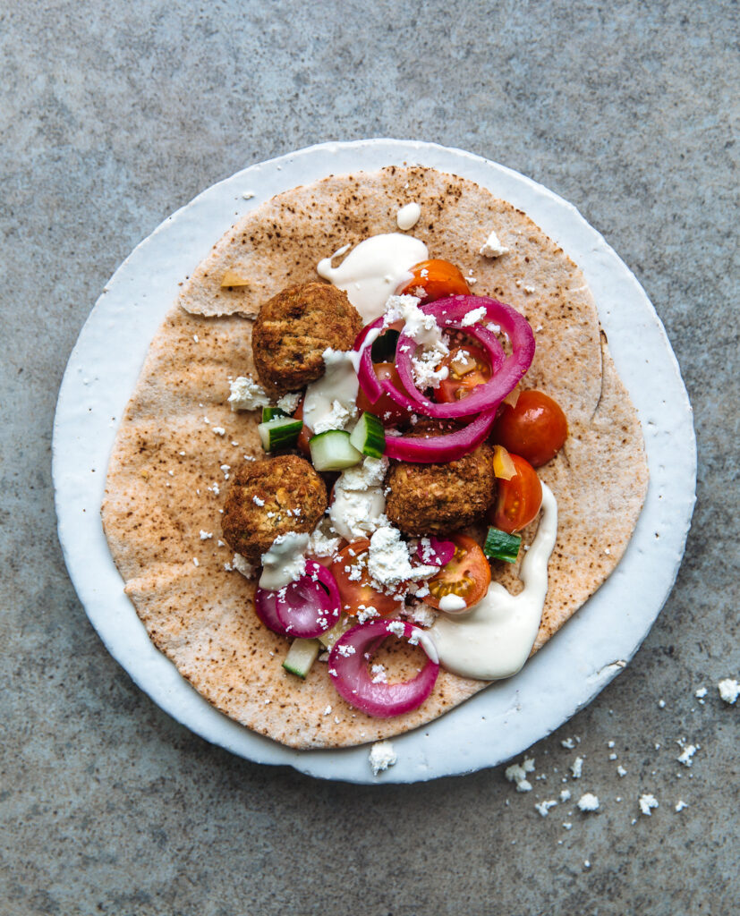 Falafel-wraps met flatbread en feta