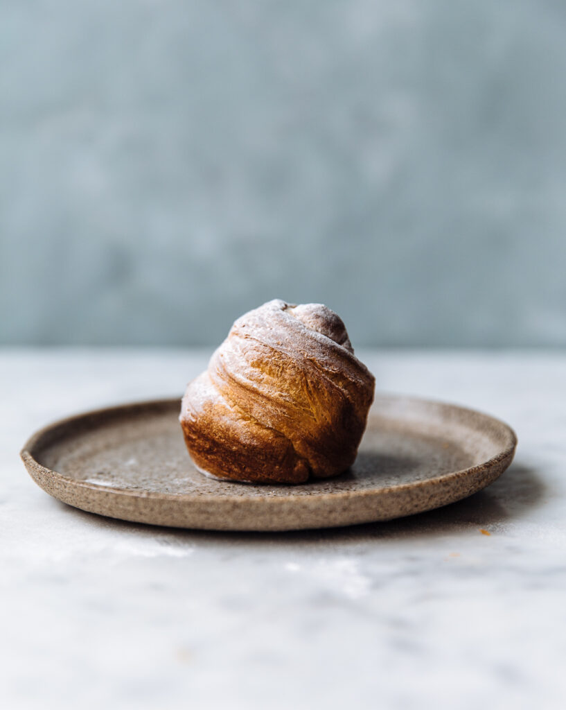 Cruffins met ricotta en lemon curd