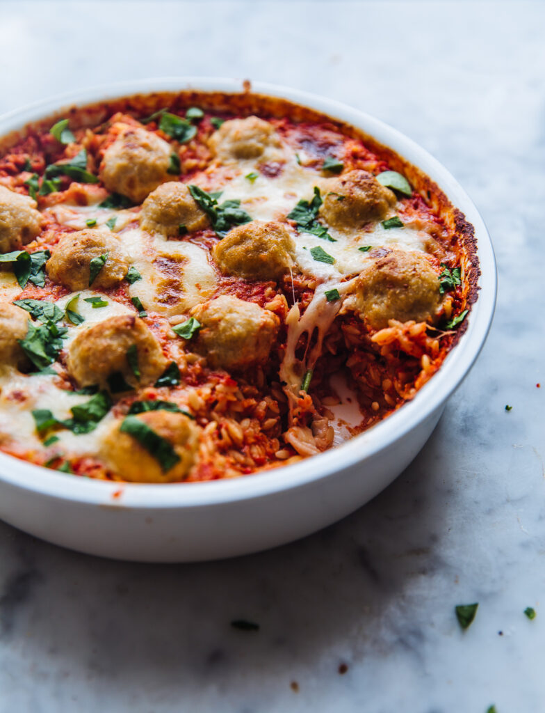 Kip-gehaktballetjes uit de oven met mozzarella